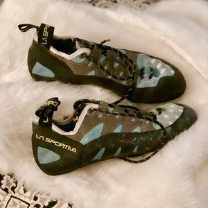 Women’s La Sportiva Tarantulace climbing shoes